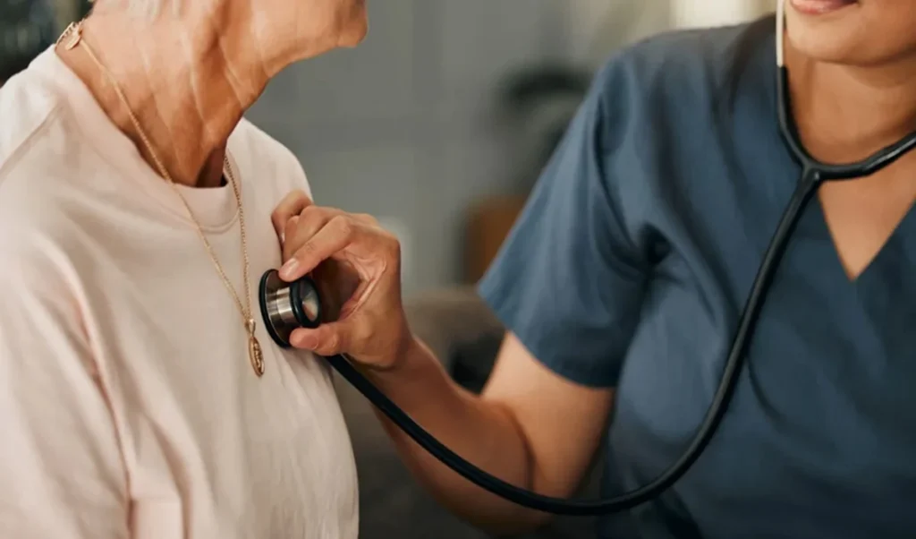 ਕਮਜ਼ੋਰ ਦਿਲ ਦੇ ਲੱਛਣ: ਕੀ ਤੁਹਾਡਾ ਦਿਲ ਵੀ ਕਮਜ਼ੋਰ ਹੋ ਰਿਹਾ ਹੈ? ਇਨ੍ਹਾਂ 5 ਲੱਛਣਾਂ ਨੂੰ ਨਜ਼ਰਅੰਦਾਜ਼ ਨਾ ਕਰੋ।