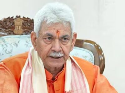 ਜੰਮੂ-ਕਸ਼ਮੀਰ ਦੇ ਪੰਜ ਹੋਰ ਸਰਕਾਰੀ ਕਰਮਚਾਰੀਆਂ ਦੀਆਂ ਸੇਵਾਵਾਂ ਅੱਤਵਾਦੀ ਸਬੰਧਾਂ ਲਈ ਖਤਮ ਕਰ ਦਿੱਤੀਆਂ ਗਈਆਂ ਹਨ