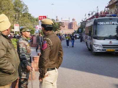 ਦਿੱਲੀ ਪੁਲਿਸ ਨੇ SIR ਤੋਂ ਪਹਿਲਾਂ ਕੀਤੀ ਵੱਡੀ ਕਾਰਵਾਈ, ਸ਼ਹਿਰ 'ਚ ਗੈਰ-ਕਾਨੂੰਨੀ ਤੌਰ 'ਤੇ ਰਹਿ ਰਹੇ 20 ਬੰਗਲਾਦੇਸ਼ੀ ਨਾਗਰਿਕਾਂ ਨੂੰ ਕੀਤਾ ਗ੍ਰਿਫਤਾਰ