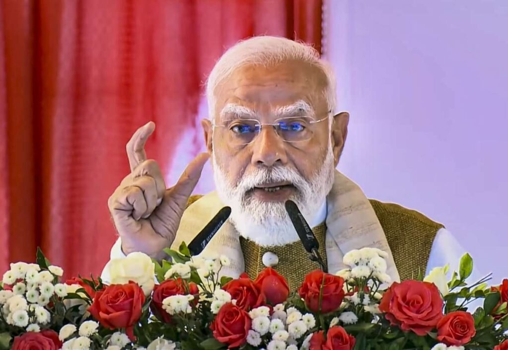 ਪ੍ਰਧਾਨ ਮੰਤਰੀ ਮੋਦੀ ਨੇ ਕੇਰਲ ਵਿੱਚ ਕਲਿਆਣਕਾਰੀ ਪ੍ਰੋਜੈਕਟਾਂ ਦੀ ਸ਼ੁਰੂਆਤ ਕੀਤੀ: ‘ਵਿਕਾਸ ਲਈ ਕੇਂਦਰ ਦੇ ਯਤਨਾਂ ਨੂੰ ਨਵਾਂ ਹੁਲਾਰਾ ਮਿਲਿਆ’