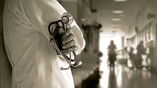 ਪੰਜਾਬ ਸਿਹਤ ਵਿਭਾਗ ਨੇ ਬਕਾਏ ਦੀ ਅਦਾਇਗੀ ‘ਤੇ ਰੋਕ, ਮੈਡੀਕਲ ਸਟਾਫ਼ ਨੇ ਕੀਤਾ ਰੋਸ ਪ੍ਰਦਰਸ਼ਨ