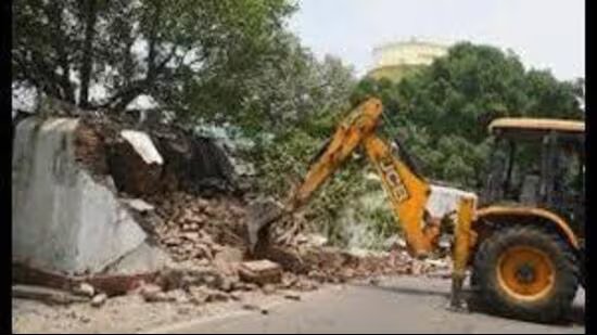 ਮੁਹਾਲੀ ਨਗਰ ਨਿਗਮ ਨੇ 3ਬੀ1, 3ਬੀ2 ਖੇਤਰਾਂ ਵਿੱਚ ਨਾਜਾਇਜ਼ ਉਸਾਰੀਆਂ ਦਾ ਸਫ਼ਾਇਆ ਕੀਤਾ