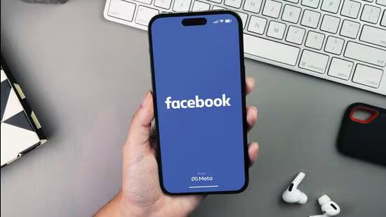 ਮੁੱਖ ਮੰਤਰੀ ਦੇ ਹੈਲੀਕਾਪਟਰ ‘ਤੇ ‘ਗੁੰਮਰਾਹਕੁੰਨ’ ਪੋਸਟਾਂ ‘ਤੇ FIR: ਲੁਧਿਆਣਾ ਪੁਲਿਸ ਨੇ ਫੇਸਬੁੱਕ ਤੋਂ ਹੈਂਡਲਸ ਦੇ ਵੇਰਵੇ ਮੰਗੇ