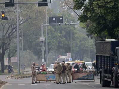 ਮੋਹਾਲੀ: ਕੌਮੀ ਇਨਸਾਫ਼ ਮੋਰਚੇ ਦੇ ਧਰਨੇ ਦੇ 3 ਸਾਲ ਪੂਰੇ ਹੋਣ 'ਤੇ YPS ਚੌਂਕ 'ਤੇ ਅੰਸ਼ਕ ਤੌਰ 'ਤੇ ਨਾਕਾਬੰਦੀ ਜਾਰੀ