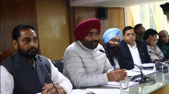 ਮੋਹਾਲੀ ਨਗਰ ਨਿਗਮ ਆਪਣੀ ਸੀਮਾ ਦੇ ਅੰਦਰ ਨਵੇਂ ਖੇਤਰਾਂ ਦੇ ਵਿਕਾਸ ਲਈ ਗਮਾਡਾ ਤੋਂ ਮੰਗੇਗਾ 1,000 ਕਰੋੜ ਰੁਪਏ