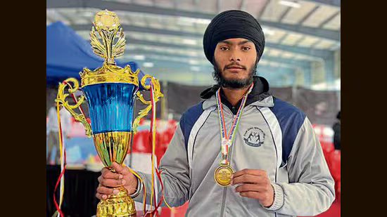 ਲੁਧਿਆਣਾ: 18 ਸਾਲਾ ਨੌਜਵਾਨ ਨੇ ਗੱਤਕਾ ਚੈਂਪੀਅਨਸ਼ਿਪ ਵਿੱਚ ਜਿੱਤਿਆ ਡਬਲ ਗੋਲਡ ਮੈਡਲ