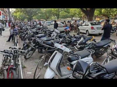 ਲੁਧਿਆਣਾ: ਕਿਸਾਨਾਂ ਨੇ ਦਾਣਾ ਮੰਡੀ 'ਚ ਪਾਰਕਿੰਗ ਸਟਾਫ਼ 'ਤੇ ਕੁੱਟਮਾਰ ਅਤੇ ਜਬਰੀ ਵਸੂਲੀ ਕਰਨ ਦੇ ਦੋਸ਼ ਲਾਏ ਹਨ