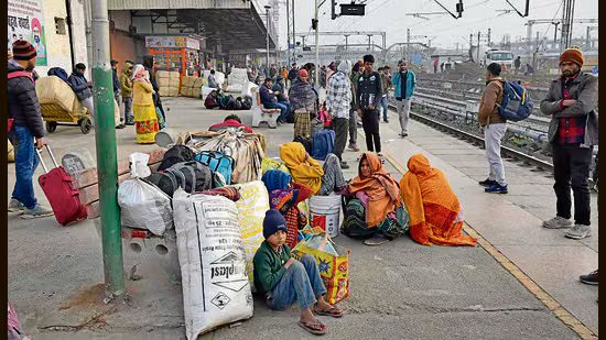 ਲੁਧਿਆਣਾ: ਸੰਘਣੀ ਧੁੰਦ ਕਾਰਨ 35 ਟਰੇਨਾਂ ‘ਚ ਦੇਰੀ, ਯਾਤਰੀਆਂ ਨੂੰ ਲੰਬਾ ਇੰਤਜ਼ਾਰ