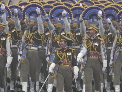 ਸਿਮਰਨ ਬਾਲਾ ਨੇ ਗਣਤੰਤਰ ਦਿਵਸ ਪਰੇਡ ਵਿੱਚ ਸੀਆਰਪੀਐਫ ਦੇ ਸਾਰੇ ਪੁਰਸ਼ ਦਲ ਦੀ ਅਗਵਾਈ ਕਰਨ ਵਾਲੀ ਪਹਿਲੀ ਮਹਿਲਾ ਅਧਿਕਾਰੀ ਵਜੋਂ ਇਤਿਹਾਸ ਰਚਿਆ ਹੈ