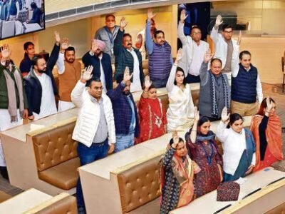 ਸੌਰਭ ਜੋਸ਼ੀ ਚੰਡੀਗੜ੍ਹ ਦੇ ਨਵੇਂ ਮੇਅਰ ਵਜੋਂ ਭਾਜਪਾ ਦੇ ਚੋਟੀ ਦੇ 3 ਅਹੁਦਿਆਂ ਤੋਂ ਹਟ ਗਏ ਹਨ