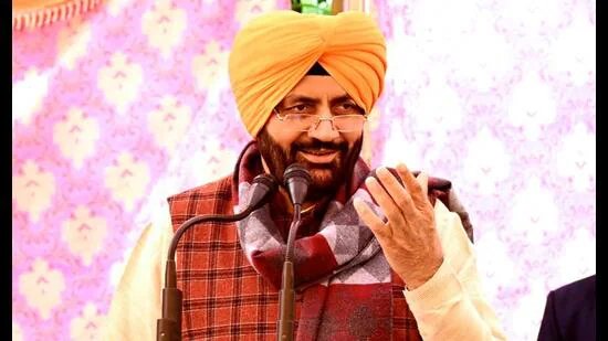 ਹਰਿਆਣਾ ਦੇ ਮੁੱਖ ਮੰਤਰੀ ਸੈਣੀ ਪੰਜਾਬ ਦੇ ਨੌਜਵਾਨਾਂ ਨਾਲ ਗੱਲਬਾਤ ਕਰਦੇ ਹੋਏ