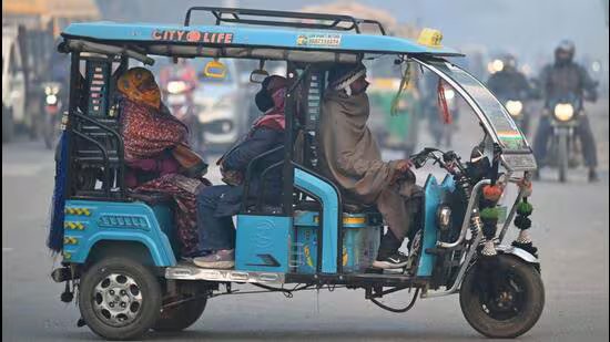 ਹਿਸਾਰ 0.5 ਡਿਗਰੀ ਸੈਲਸੀਅਸ ਤਾਪਮਾਨ ‘ਤੇ ਕੰਬਦਾ ਹੈ ਕਿਉਂਕਿ ਹਰਿਆਣਾ, ਪੰਜਾਬ ਵਿੱਚ ਠੰਡ ਜਾਰੀ ਹੈ