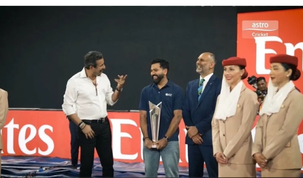 IND vs PAK: ਕੋਲੰਬੋ ਵਿੱਚ ਰੋਹਿਤ-ਅਕਰਮ ਦੀ ਦੋਸਤੀ ਵਾਇਰਲ, ਭਾਰਤ ਨੇ 61 ਦੌੜਾਂ ਨਾਲ ਸ਼ਾਨਦਾਰ ਜਿੱਤ ਦਰਜ ਕੀਤੀ।