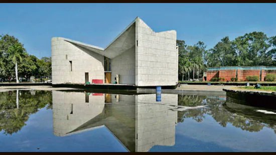 PU ਆਪਣੇ ਮਨਜ਼ੂਰਸ਼ੁਦਾ ਅਧਿਆਪਨ ਕਾਰਜਬਲ ਦੇ ਅੱਧੇ ਤੋਂ ਘੱਟ ਦੇ ਨਾਲ ਕੰਮ ਕਰ ਰਿਹਾ ਹੈ