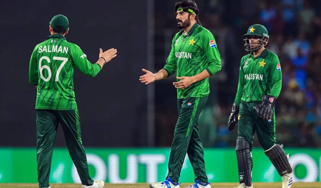 T20 ਵਿਸ਼ਵ ਕੱਪ: ਸਾਹਿਬਜ਼ਾਦਾ ਫਰਹਾਨ ਦਾ ਤੂਫਾਨੀ ਸੈਂਕੜਾ, ਪਾਕਿਸਤਾਨ ਦੀ ਸੁਪਰ 8 ‘ਚ ਧਮਾਕੇਦਾਰ ਐਂਟਰੀ