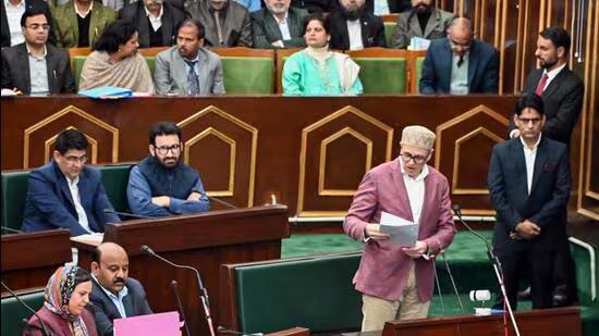 ਉਮਰ ਅਬਦੁੱਲਾ ਨੇ ਜੰਮੂ-ਕਸ਼ਮੀਰ ਦਾ ਬਜਟ ਪੇਸ਼ ਕੀਤਾ, ਵਿਕਾਸ, ਭਲਾਈ ‘ਤੇ ਧਿਆਨ ਦਿੱਤਾ