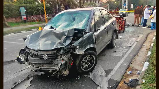 ਚੰਡੀਗੜ੍ਹ ‘ਚ ਸ਼ਿਵਰਾਤਰੀ ਦਾ ਤਿਉਹਾਰ ਹੋਇਆ ਜਾਨਲੇਵਾ, ਤੇਜ਼ ਰਫਤਾਰ ਕਾਰ ਨੇ ਈ-ਰਿਕਸ਼ਾ ਤੇ ਸਾਈਕਲ ਨੂੰ ਟੱਕਰ ਮਾਰੀ, 3 ਦੀ ਮੌਤ