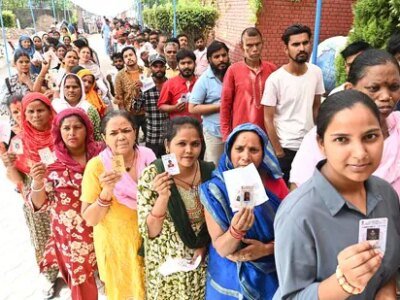 ਚੰਡੀਗੜ੍ਹ ਦੀਆਂ ਵੋਟਰ ਸੂਚੀਆਂ 'ਚ 5400 ਮੌਤਾਂ, 3900 ਡੁਪਲੀਕੇਟ ਵੋਟਰਾਂ ਦਾ ਪਤਾ ਲੱਗਾ ਹੈ।