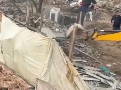 ਜਲੰਧਰ 'ਚ ਲਤੀਫਪੁਰਾ ਢਾਹੁਣ ਦਾ ਡਰਾਮਾ ਫਿਰ ਸ਼ੁਰੂ; ਪ੍ਰਦਰਸ਼ਨਕਾਰੀ ਪਾਣੀ ਦੀ ਟੈਂਕੀ 'ਤੇ ਚੜ੍ਹੇ