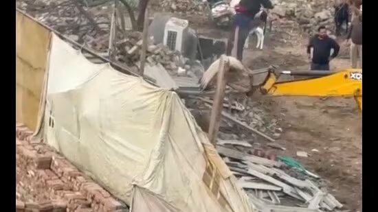 ਜਲੰਧਰ ‘ਚ ਲਤੀਫਪੁਰਾ ਢਾਹੁਣ ਦਾ ਡਰਾਮਾ ਫਿਰ ਸ਼ੁਰੂ; ਪ੍ਰਦਰਸ਼ਨਕਾਰੀ ਪਾਣੀ ਦੀ ਟੈਂਕੀ ‘ਤੇ ਚੜ੍ਹੇ