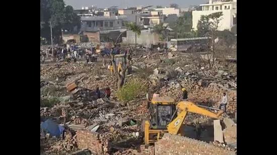 ਜਲੰਧਰ ‘ਚ ਲਤੀਫਪੁਰਾ ਢਾਹੁਣ ਦਾ ਡਰਾਮਾ ਫਿਰ ਸ਼ੁਰੂ; ਪ੍ਰਦਰਸ਼ਨਕਾਰੀ ਪਾਣੀ ਦੀ ਟੈਂਕੀ ‘ਤੇ ਚੜ੍ਹੇ