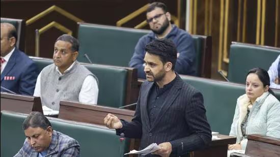 ਜੰਮੂ-ਕਸ਼ਮੀਰ ਸਰਕਾਰ ਨੇ 2 ਸਾਲਾਂ ਵਿੱਚ ਭਰਤੀ ਫੀਸ ਵਜੋਂ ਲਗਭਗ ₹50 ਕਰੋੜ ਇਕੱਠੇ ਕੀਤੇ; ‘ਬੇਰੁਜ਼ਗਾਰੀ ‘ਤੇ ਟੈਕਸ’ ਦਾ ਝੰਡਾਬਰਦਾਰ ਪੀ.ਡੀ.ਪੀ.