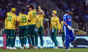 ਟੀ-20 ਵਰਲਡ ਕੱਪ 'ਚ ਹਾਰ ਕਾਰਨ ਟੀਮ ਇੰਡੀਆ 'ਚ ਰੌਲਾ, ਤਿਲਕ ਵਰਮਾ ਬਾਹਰ, ਪਲੇਇੰਗ ਇਲੈਵਨ 'ਚ ਹੋਵੇਗਾ ਵੱਡਾ ਬਦਲਾਅ?