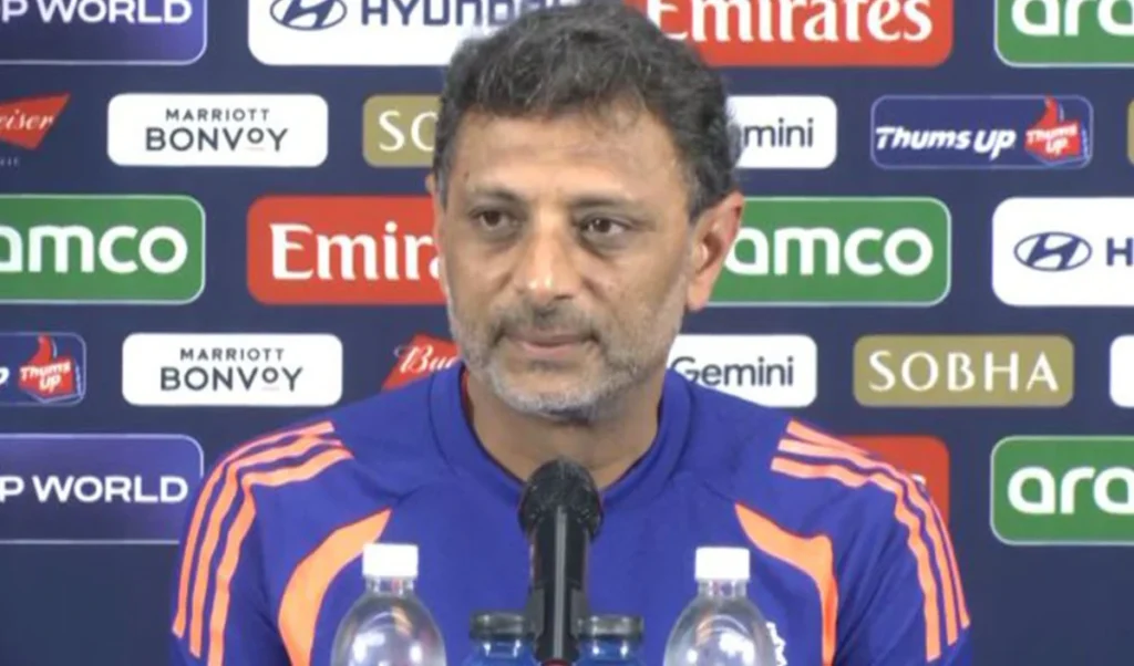 ਟੀ-20 ਵਿਸ਼ਵ ਕੱਪ 'ਚ ਟੀਮ ਇੰਡੀਆ ਦੀ ਫਲਾਪ ਬੱਲੇਬਾਜ਼ੀ 'ਤੇ ਕੋਚ ਸਿਤਾਂਸ਼ੂ ਕੋਟਕ ਦਾ ਬਿਆਨ, 'ਸਾਨੂੰ ਸਕਾਰਾਤਮਕ ਰਹਿਣਾ ਹੋਵੇਗਾ'