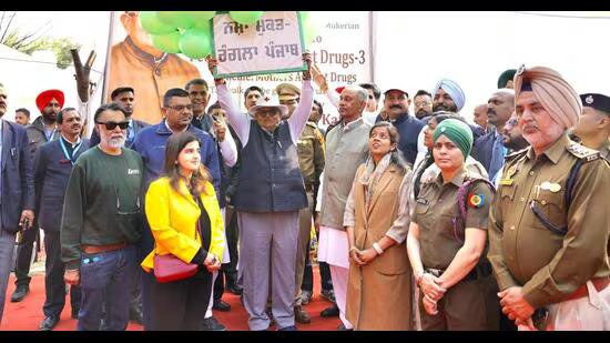 ਪੰਜਾਬ guv: ਨਸ਼ਾ ਵਿਰੋਧੀ ਲੜਾਈ ਵਿੱਚ ਸਮੂਹਿਕ ਯਤਨ ਜ਼ਰੂਰੀ
