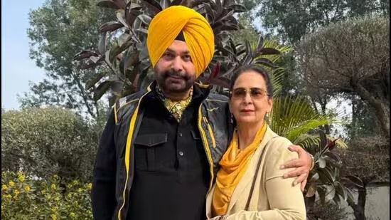 ਪੰਜਾਬ: ਕਾਂਗਰਸ ਨੇ ਨਵਜੋਤ ਕੌਰ ਸਿੱਧੂ ਨੂੰ ਪਾਰਟੀ ਛੱਡਣ ਤੋਂ ਕੁਝ ਦਿਨ ਬਾਅਦ ਹੀ ਕੱਢ ਦਿੱਤਾ ਹੈ