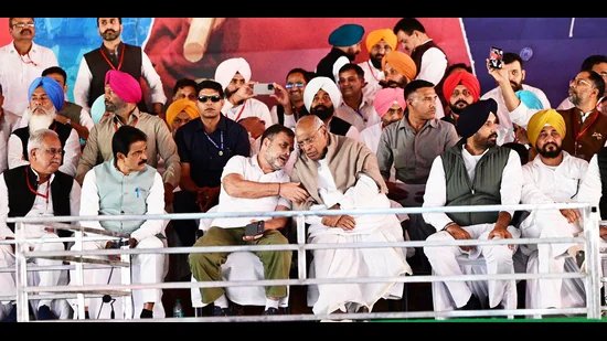 ਪੰਜਾਬ ‘ਚ ਖੜਗੇ ਨੇ ‘ਆਪ’ ਨੂੰ ਭਾਜਪਾ ਦੀ ‘ਬੀ-ਟੀਮ’ ਕਿਹਾ ਹੈ