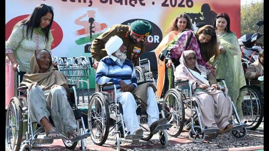 ਪੰਜਾਬ ਦੇ ਅਬੋਹਰ ਵਿੱਚ 3,000 ਤੋਂ ਵੱਧ ਸਾਬਕਾ ਫੌਜੀ ਮੈਗਾ ਆਰਮੀ ਰੈਲੀ ਵਿੱਚ ਸ਼ਾਮਲ ਹੋਏ