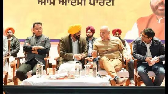 ਪੰਜਾਬ ਦੇ ਮੁੱਖ ਮੰਤਰੀ ਮਾਨ ਨੇ 'ਆਪ' ਵਰਕਰਾਂ ਦੀਆਂ ਰੈਲੀਆਂ ਕੀਤੀਆਂ, 2027 ਦੀਆਂ ਰਾਜ ਚੋਣਾਂ 'ਤੇ ਨਜ਼ਰ ਰੱਖੀ