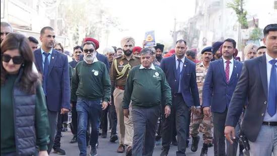 ਪੰਜਾਬ ਦੇ ਰਾਜਪਾਲ ਅਗਲੇ ਹਫ਼ਤੇ ਹੁਸ਼ਿਆਰਪੁਰ ਦੇ ਮੁਕੇਰੀਆਂ ਵਿੱਚ ਨਸ਼ਿਆਂ ਖ਼ਿਲਾਫ਼ ਚੱਲ ਰਹੀ ਵਾਕ ਵਿੱਚ ਸ਼ਾਮਲ ਹੁੰਦੇ ਹੋਏ