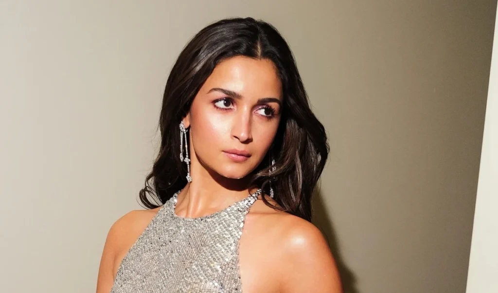 ਬਾਫਟਾ 2026 | ਆਲੀਆ ਭੱਟ ਨੇ ‘ਨਮਸਤੇ’ ਨਾਲ ਜਿੱਤਿਆ ਦੁਨੀਆ ਦਾ ਦਿਲ, ਹਾਲੀਵੁੱਡ ਦੇ ਦਿੱਗਜਾਂ ‘ਚ ਫੈਲਾਇਆ ਭਾਰਤੀ ਰੰਗ!