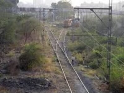 ਬਾਰਾਮੂਲਾ-ਉੜੀ ਰੇਲਵੇ ਲਾਈਨ ਟਰੈਕ 'ਤੇ ਹੈ