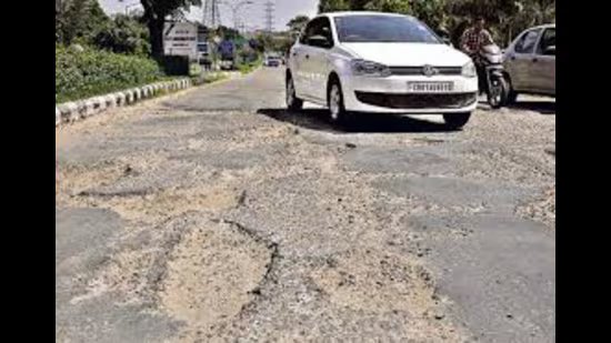 ਮਨੁੱਖੀ ਅਧਿਕਾਰ ਸੰਗਠਨ ਨੇ ਪੰਚਕੂਲਾ ਦੀਆਂ ਮਾੜੀਆਂ ਸੜਕਾਂ, ਸ਼ਹਿਰੀ ਖਾਮੀਆਂ ਬਾਰੇ ਰਿਪੋਰਟ ਮੰਗੀ