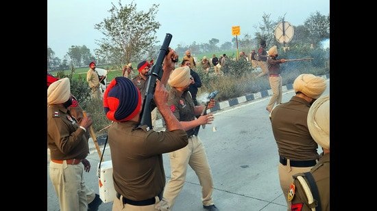 ਮਾਲਵੇ ਵਿੱਚ ਕਿਸਾਨ ਯੂਨੀਅਨ ਦੇ ਕਾਰਕੁਨਾਂ ਦੀ ਪੁਲੀਸ ਨਾਲ ਝੜਪਾਂ