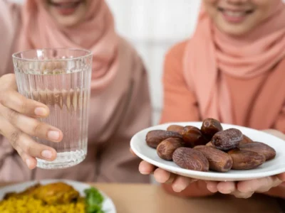 ਰਮਜ਼ਾਨ 2026 ਵਰਤ ਰੱਖਣ ਦੇ ਸੁਝਾਅ: ਦਿਨ ਭਰ ਉੱਚ ਊਰਜਾ ਲਈ ਇਸ ਖੁਰਾਕ ਯੋਜਨਾ ਨੂੰ ਅਪਣਾਓ, ਸਿਰ ਦਰਦ ਅਤੇ ਥਕਾਵਟ ਦੂਰ ਰਹੇਗੀ।