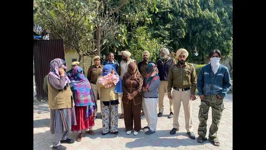 ਲੁਧਿਆਣਾ: 2 ਲੱਖ ਵਿੱਚ ਵੇਚਿਆ ਨਵਜੰਮਿਆ ਬੱਚਾ, ਮਾਂ, ਬੀਏਐਮਐਸ ਡਾਕਟਰ ਸਮੇਤ ਪੰਜ ਗ੍ਰਿਫ਼ਤਾਰ