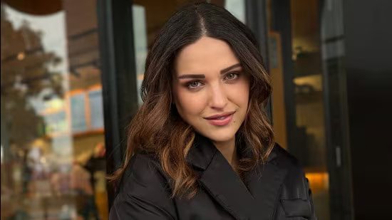 ਹਿਮਾਂਸ਼ੀ ਖੁਰਾਣਾ ਨੂੰ 10 ਕਰੋੜ ਰੁਪਏ ਦੀ ਵਸੂਲੀ ਦੀ ਈਮੇਲ ਮਿਲੀ