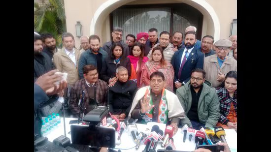 ਹੁਸ਼ਿਆਰਪੁਰ ‘ਚ ਸਾਬਕਾ ਮੰਤਰੀ ਸ਼ਾਮ ਅਰੋੜਾ ਦੇ ਘਰ ‘ਤੇ 3 ਦਿਨਾਂ ਇਨਕਮ ਟੈਕਸ ਦੀ ਛਾਪੇਮਾਰੀ ਸਮਾਪਤ