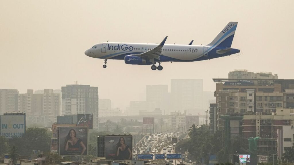 ਹੈਦਰਾਬਾਦ-ਵਾਰਾਣਸੀ ਇੰਡੀਗੋ ਫਲਾਈਟ ਨੇ ਬੰਬ ਦੀ ਧਮਕੀ ਦੇ ਬਾਅਦ ਐਮਰਜੈਂਸੀ ਲੈਂਡਿੰਗ ਕੀਤੀ