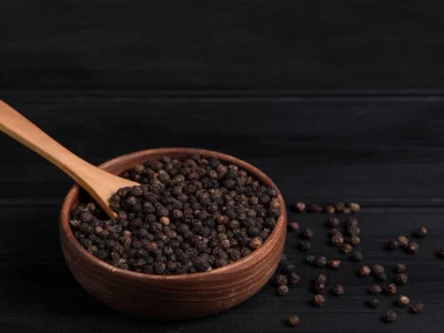 ਹੈਲਥ ਟਿਪਸ: ਇਨ੍ਹਾਂ ਲੋਕਾਂ ਨੂੰ ਗਲਤੀ ਨਾਲ ਵੀ ਕਾਲੀ ਮਿਰਚ ਦਾ ਸੇਵਨ ਨਹੀਂ ਕਰਨਾ ਚਾਹੀਦਾ, ਇਸ ਨਾਲ ਸਿਹਤ ਨੂੰ ਬਹੁਤ ਨੁਕਸਾਨ ਹੋਵੇਗਾ।