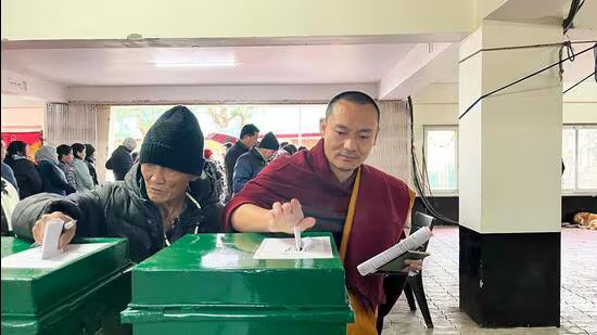 ‘ਹੰਮ ਨਹੀਂ ਹਾਰੀ’: ਤਿੱਬਤੀ ਗ਼ੁਲਾਮ ਲੋਕਾਂ ਨੇ ਸ਼ੁਰੂਆਤੀ ਚੋਣਾਂ ਵਿੱਚ ਵੋਟ ਪਾਈ