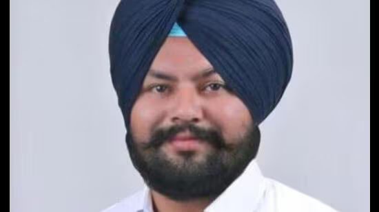 2013 ਦੇ ਛੇੜਛਾੜ ਦੇ ਮਾਮਲੇ ਵਿੱਚ ਪੰਜਾਬ ਦੇ ‘ਆਪ’ ਵਿਧਾਇਕ ਮਨਜਿੰਦਰ ਲਾਲਪੁਰਾ ਸਮੇਤ ਸੱਤ ਹੋਰਾਂ ਨੂੰ ਹਾਈਕੋਰਟ ਨੇ ਬਰੀ ਕਰ ਦਿੱਤਾ ਹੈ।