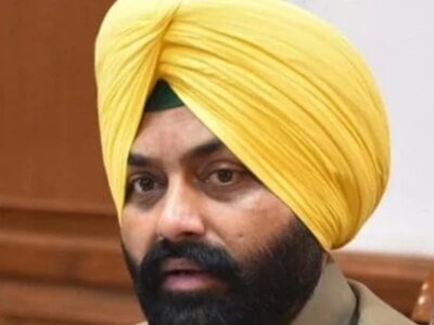 ਅਧਿਕਾਰੀ ਦੀ ਖੁਦਕੁਸ਼ੀ: ਪੰਜਾਬ ਦੇ ਸਾਬਕਾ ਮੰਤਰੀ ਲਾਲਜੀਤ ਭੁੱਲਰ ਗ੍ਰਿਫਤਾਰ, ਮੰਗਲਵਾਰ ਨੂੰ ਅੰਮ੍ਰਿਤਸਰ ਅਦਾਲਤ 'ਚ ਪੇਸ਼ ਕੀਤਾ ਜਾਵੇਗਾ।