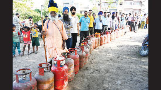 ਐੱਲਪੀਜੀ ਹੋਰਡਿੰਗ ਦਾ ਡਰ: ਪ੍ਰਸ਼ਾਸਨ ਨੇ ਖੁਰਾਕ ਵਿਭਾਗ ਤੋਂ ਮੰਗੀ ਰਿਪੋਰਟ