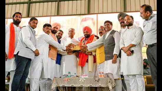 ਕਾਂਗਰਸ ਤੇ ‘ਆਪ’ ਸਰਕਾਰਾਂ ਵਾਅਦੇ ਪੂਰੇ ਕਰਨ ‘ਚ ਨਾਕਾਮ ਰਹੀਆਂ: ਕੁਰਾਲੀ ਰੈਲੀ ‘ਚ ਸੈਣੀ