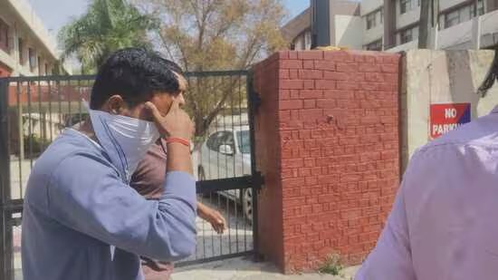 ਕੋਟਕ ਮਹਿੰਦਰਾ ਬੈਂਕ ਧੋਖਾਧੜੀ: ਹਰਿਆਣਾ ਏਸੀਬੀ ਦੇ ਜਾਲ ਵਿੱਚ ਪੰਜ ਸਾਲਾਂ ਵਿੱਚ 60 ਕਰੋੜ ਰੁਪਏ ਪ੍ਰਾਪਤ ਕਰਨ ਵਾਲਾ ਵਿਅਕਤੀ